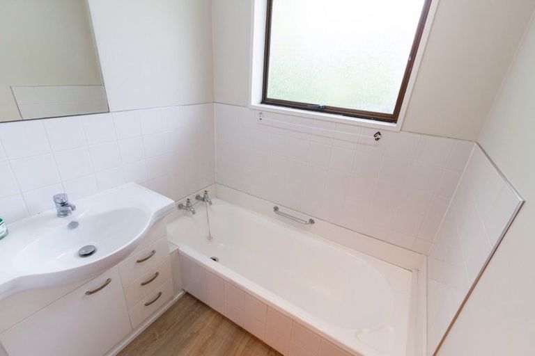 Photo of property in 2/121 Marlow Road, Aranui, Christchurch, 8061