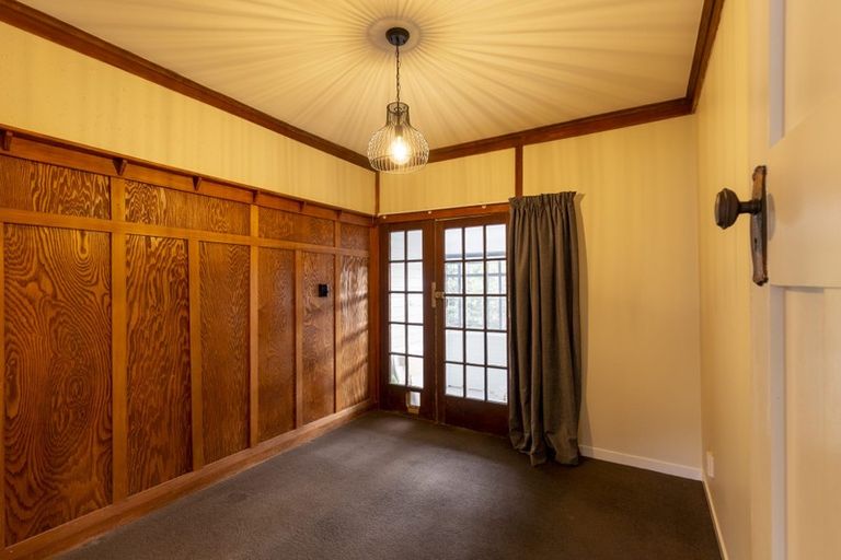 Photo of property in 14 Sugarloaf Road, Brooklyn, Wellington, 6021