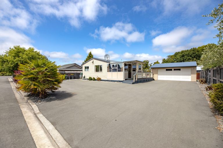 Photo of property in 681 Main North Road, Belfast, Christchurch, 8051