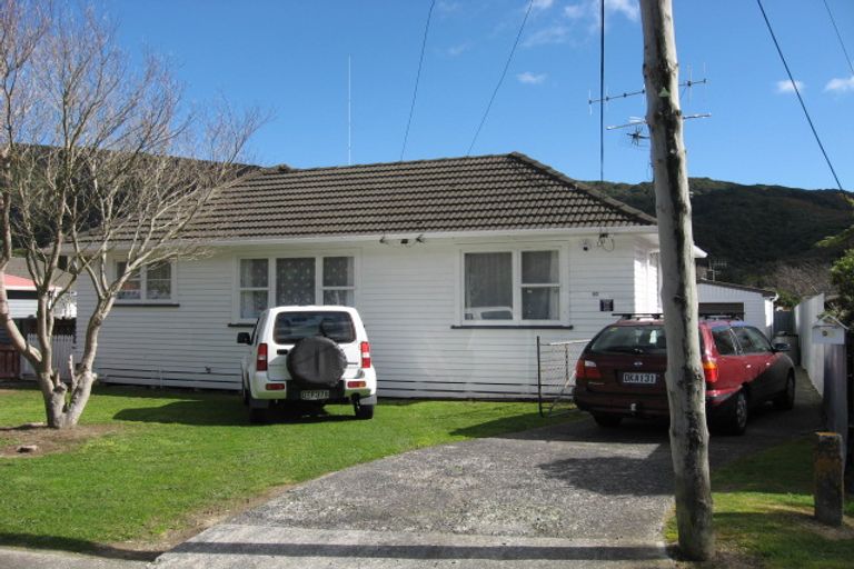 Photo of property in 90 Peel Place, Wainuiomata, Lower Hutt, 5014