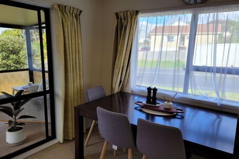 Photo of property in 1/1 White Heron Drive, Massey, Auckland, 0614