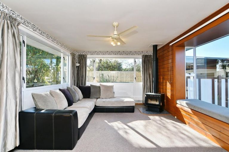 Photo of property in 32 Ashwood Street, Parklands, Christchurch, 8083