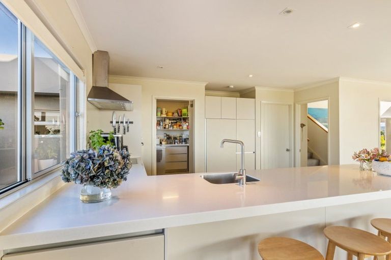 Photo of property in 33 Veale Road, Frankleigh Park, New Plymouth, 4371