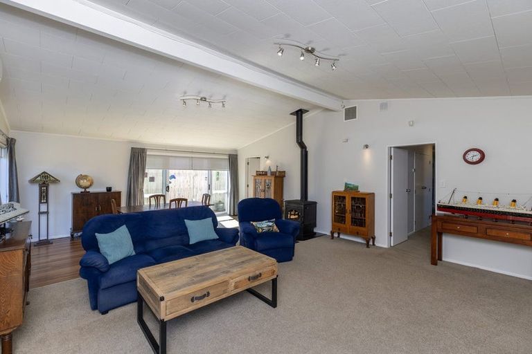 Photo of property in 71 Donovan Road, Paraparaumu Beach, Paraparaumu, 5032
