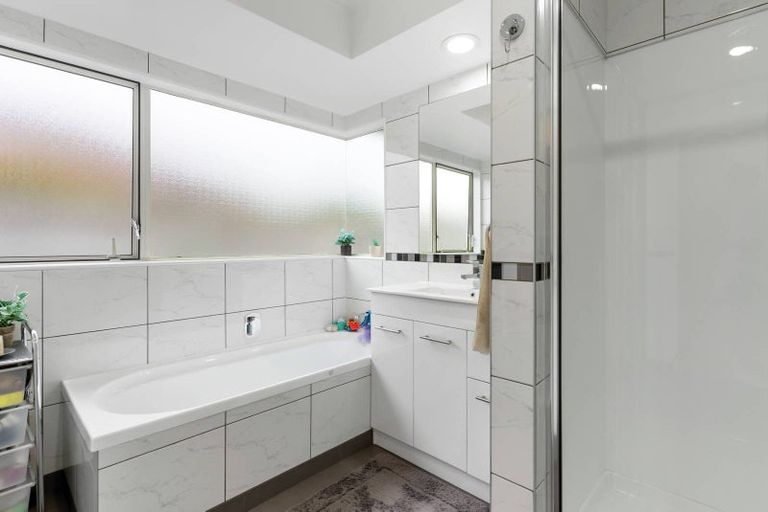 Photo of property in 5 Casabella Court, Northpark, Auckland, 2013