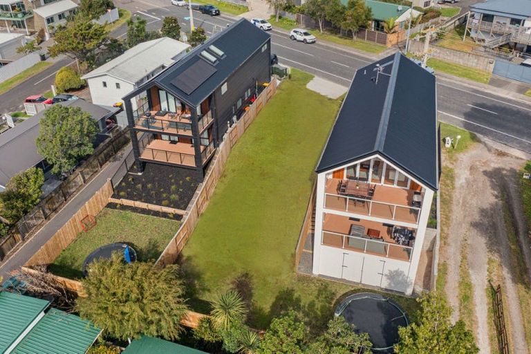 Photo of property in 1335d Papamoa Beach Road, Papamoa Beach, 3118