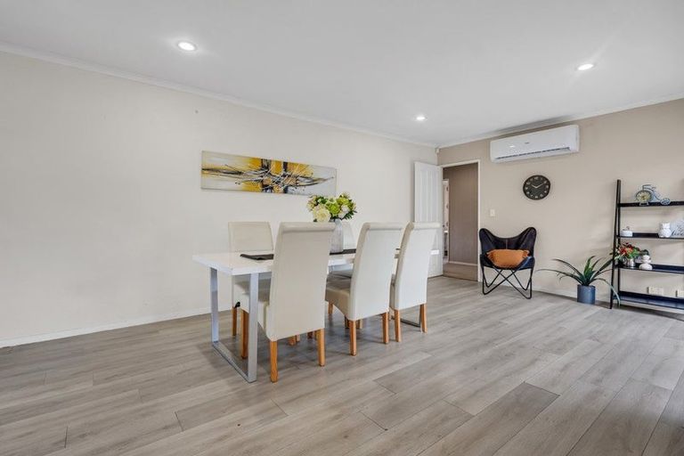 Photo of property in 27 Richfield Crescent, Westgate, Auckland, 0614