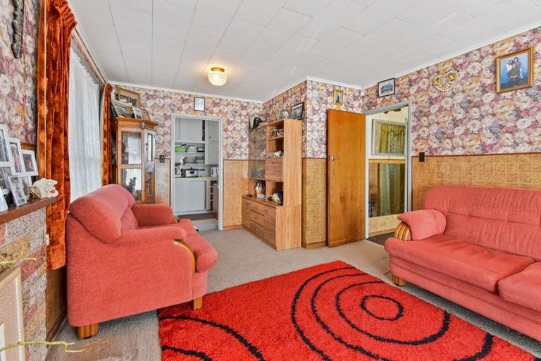 Property details for 76 Blake Road, Mangere East, Auckland, 2024