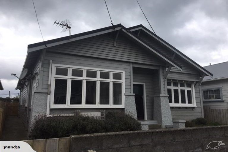 Photo of property in 137 Onepu Road, Lyall Bay, Wellington, 6022