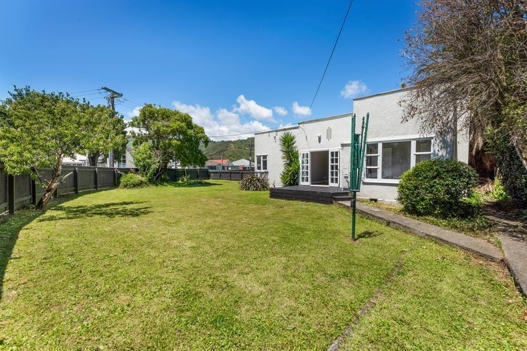 Photo of property in 158 Naenae Road, Naenae, Lower Hutt, 5011