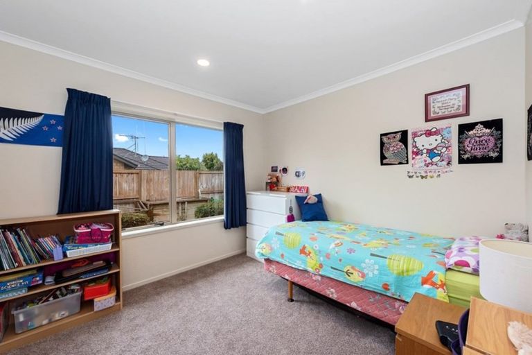 Photo of property in 6 Holly Place, Rototuna North, Hamilton, 3210