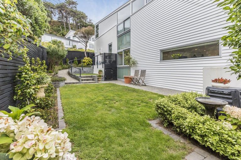 Photo of property in 32 Mantell Street, Seatoun, Wellington, 6022