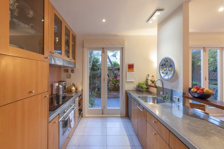 Photo of property in 28 Burma Road, Khandallah, Wellington, 6035