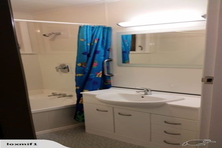 Photo of property in 1/6 Moeraki Road, Maoribank, Upper Hutt, 5018