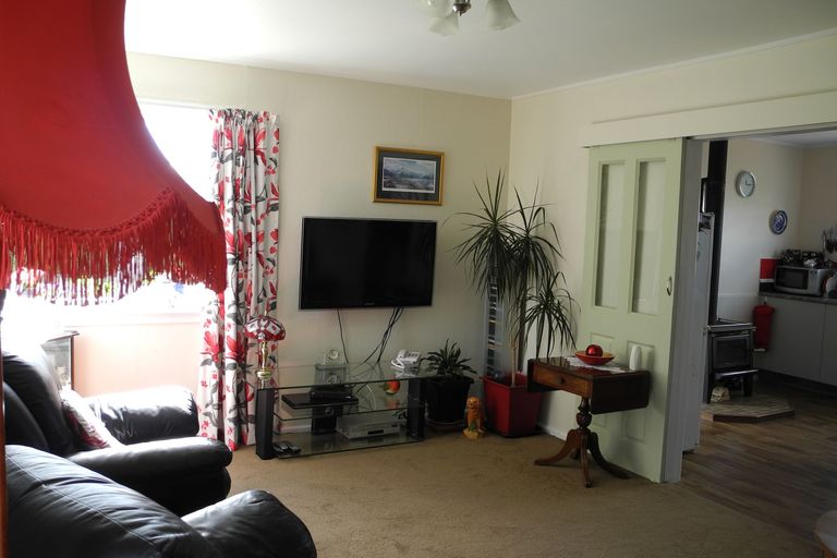 Photo of property in 17 Rugby Street, Waimate, 7924