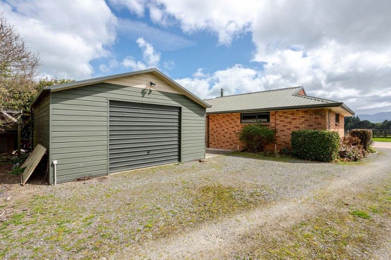 Photo of property in 185a Tipapakuku Road, Dannevirke, 4930