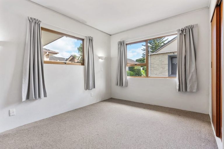 Photo of property in 2/146 Queen Street, Pukekohe, 2120