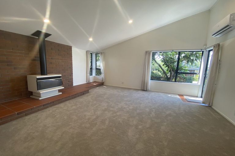 Photo of property in 237 Te Atatu Road, Te Atatu South, Auckland, 0610