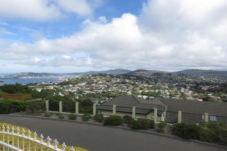 Photo of property in 16 Imran Terrace, Khandallah, Wellington, 6035