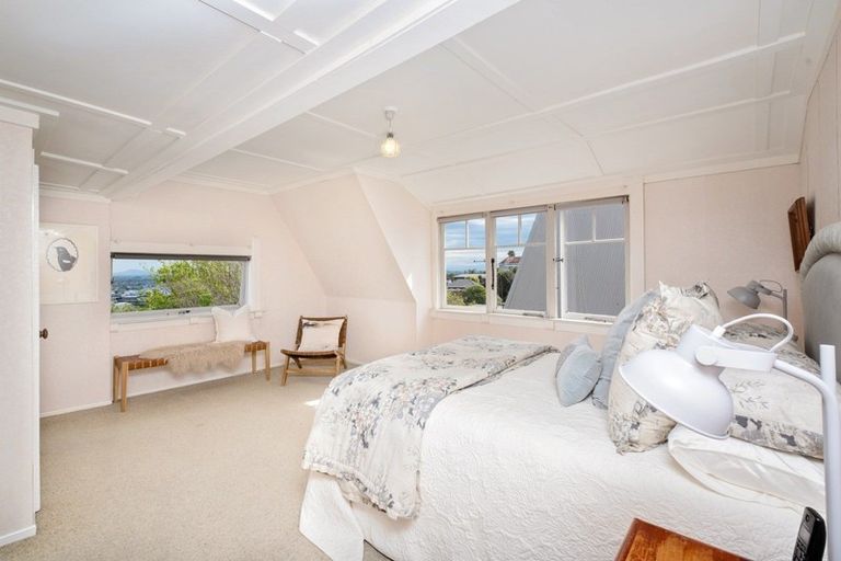 Photo of property in 12 Lighthouse Road, Bluff Hill, Napier, 4110