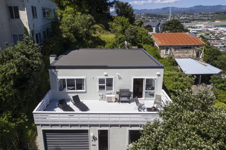 Photo of property in 42 Buckingham Street, Melrose, Wellington, 6023