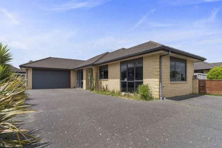 Photo of property in 33 Golden Sands Drive, Papamoa Beach, Papamoa, 3118
