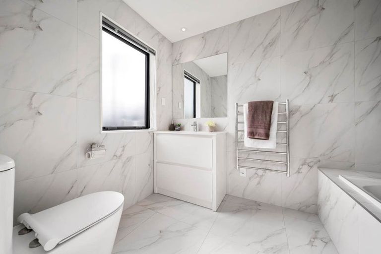 Photo of property in 674 East Coast Road, Pinehill, Auckland, 0630