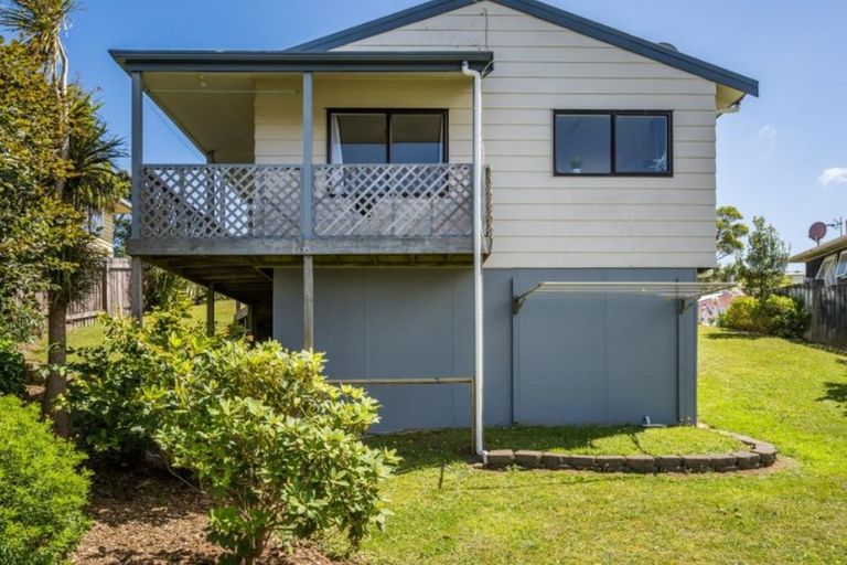 Photo of property in 77 Conclusion Street, Ascot Park, Porirua, 5024