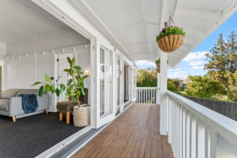 Photo of property in 18 Penton Road, Stanmore Bay, Whangaparaoa, 0932