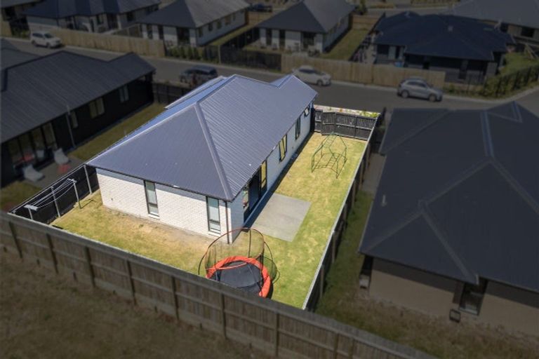 Photo of property in 18 Kura Lane, Aranui, Christchurch, 8061