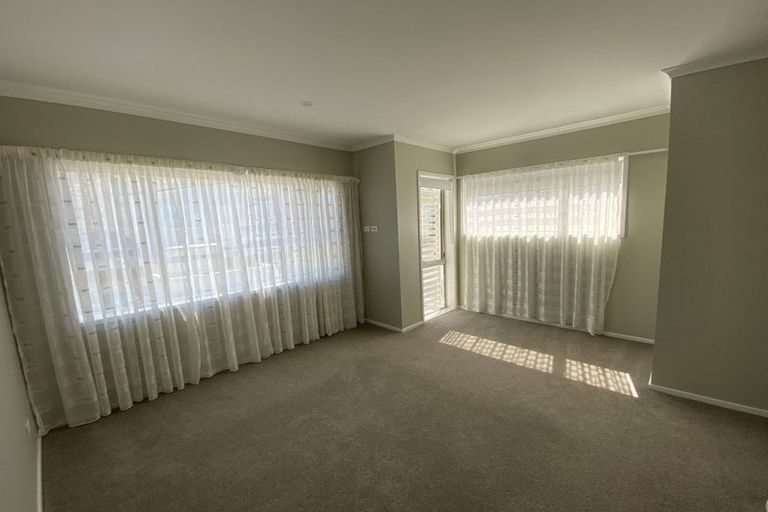 Photo of property in 79 Karepiro Drive, Stanmore Bay, Whangaparaoa, 0932