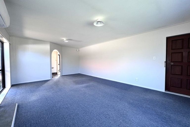 Photo of property in 1 Pinedale Parade, Milson, Palmerston North, 4414