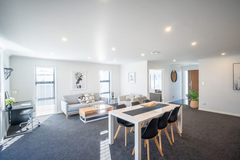 Photo of property in 3 Stratford Court, Fitzherbert, Palmerston North, 4410