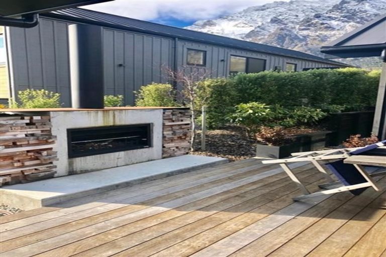 Photo of property in 25 Hackett Road, Jacks Point, Queenstown, 9371