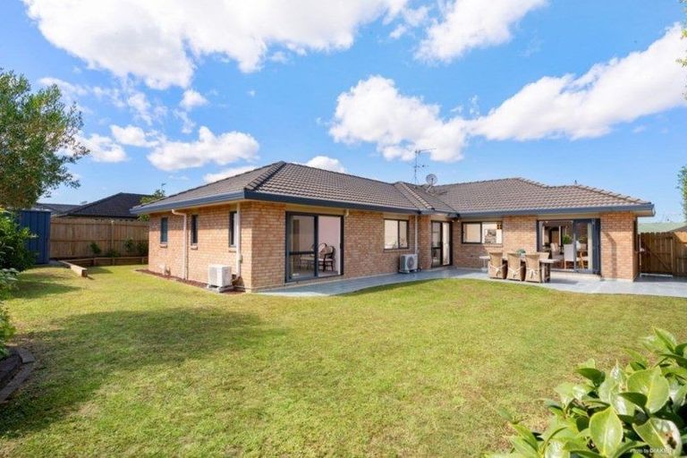 Photo of property in 5 Coleraine Place, East Tamaki, Auckland, 2016