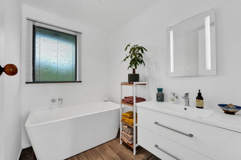 Photo of property in 5 Ngahere Street, Inglewood, 4330