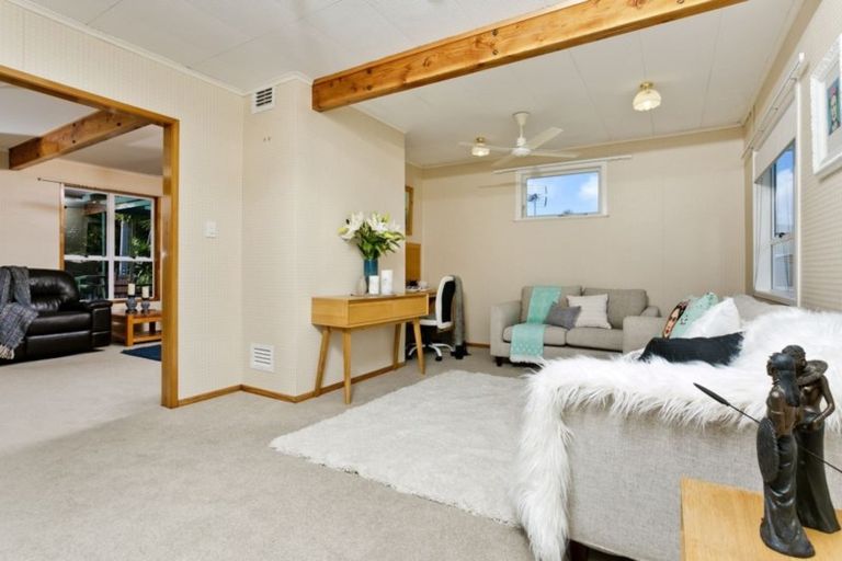 Photo of property in 66 Lake Road, Northcote, Auckland, 0627