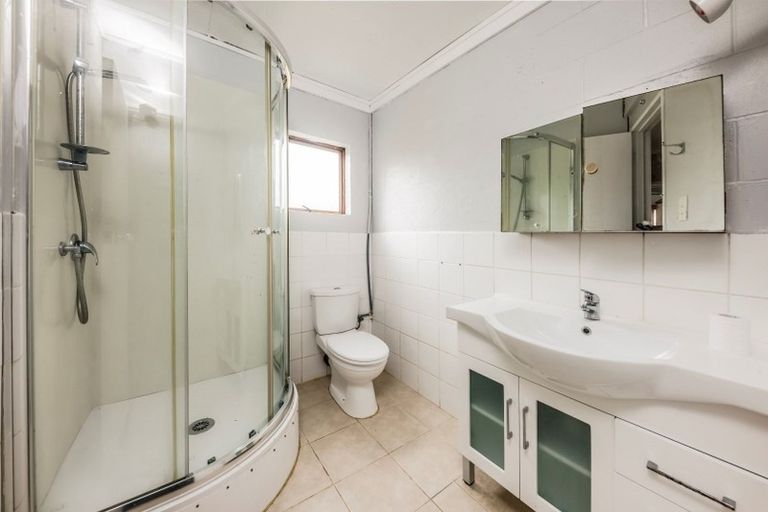 Photo of property in 11 Tomlin Place, Mangere East, Auckland, 2024