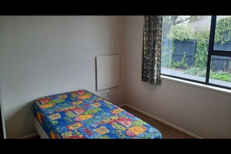 Photo of property in 1/16b Montclare Avenue, Ilam, Christchurch, 8041