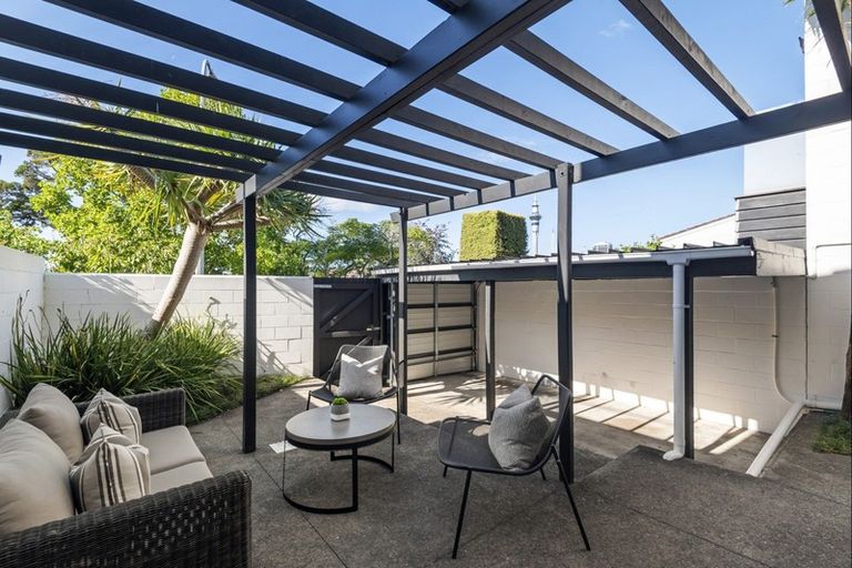 Photo of property in 33 Gwilliam Place, Freemans Bay, Auckland, 1011
