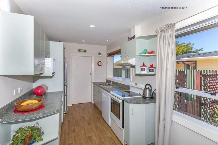 Photo of property in 67 Farquhars Road, Redwood, Christchurch, 8051