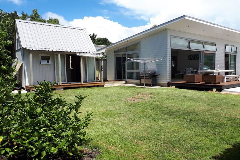 Photo of property in 8a Wairere Road, Torbay, Auckland, 0630