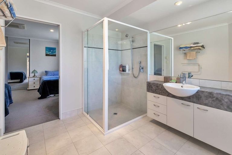 Photo of property in 12 Pyle Road East, Ruakaka, 0171