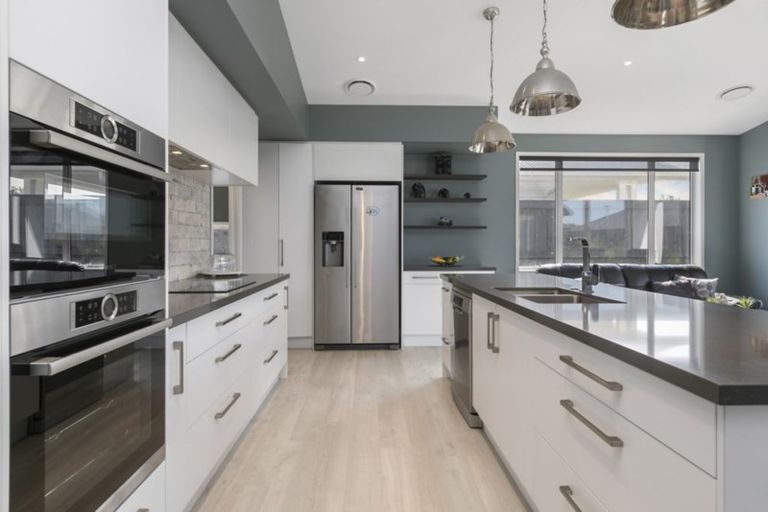 Photo of property in 11 Saint Thomas Avenue, Pyes Pa, Tauranga, 3112