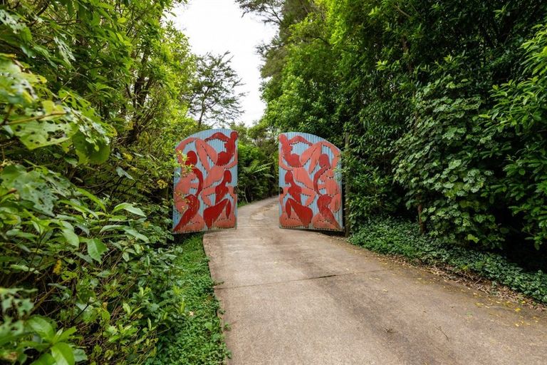 Photo of property in 1863 Takaka-collingwood Highway, Milnthorpe, Collingwood, 7182