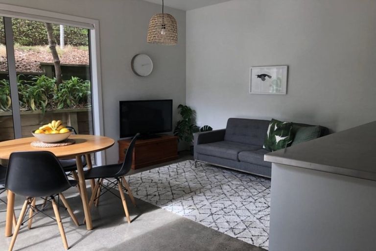 Photo of property in 47 Maungaraki Road, Korokoro, Lower Hutt, 5012