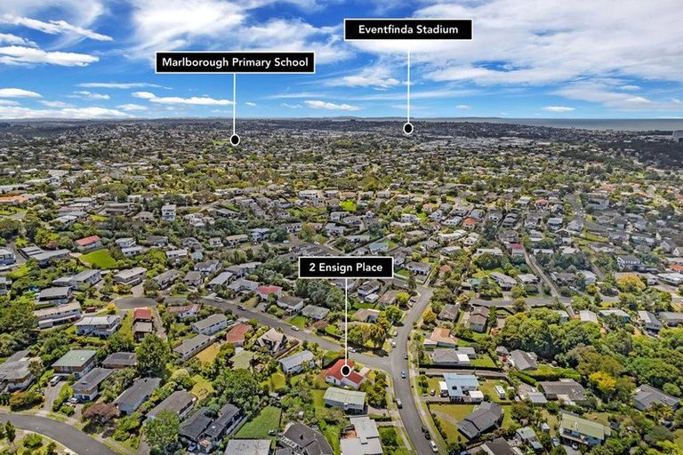 Photo of property in 2 Ensign Place, Hillcrest, Auckland, 0627