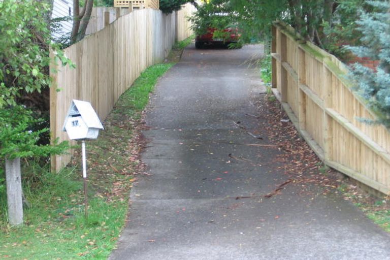 Photo of property in 2/17 Crystal Avenue, Glendene, Auckland, 0602