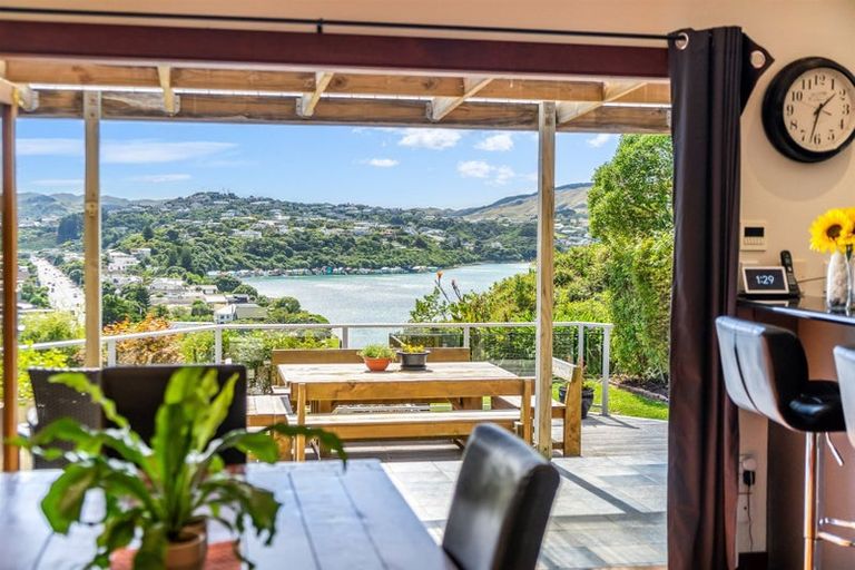 Photo of property in 62 Kiriwai Road, Paremata, Porirua, 5024