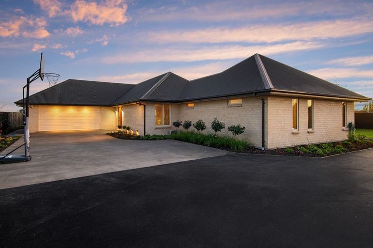 Photo of property in 27 Mary Carpenter Avenue, Hei Hei, Christchurch, 8042